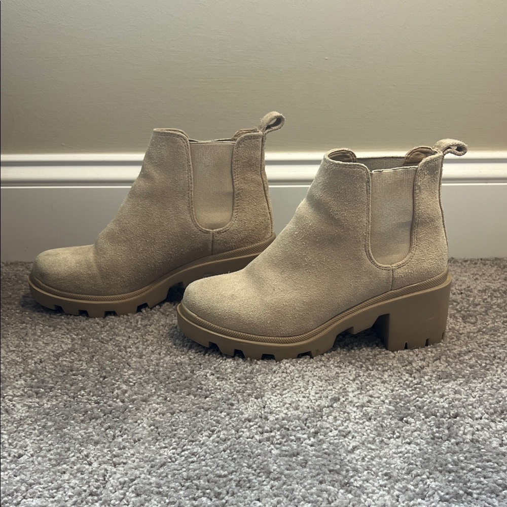 Steve Madden Tan Suede Ankle Boots